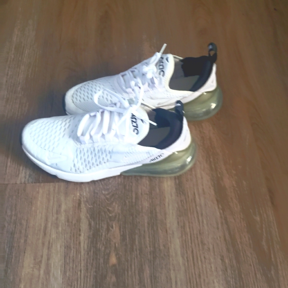 Nike Air Max 270